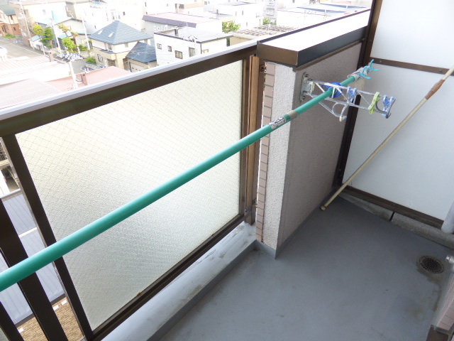 Balcony. Same building ・ It is a photograph of another in Room