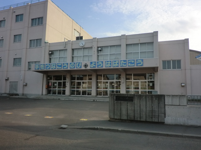 Primary school. 595m to Sapporo Municipal Kikusui elementary school (elementary school)