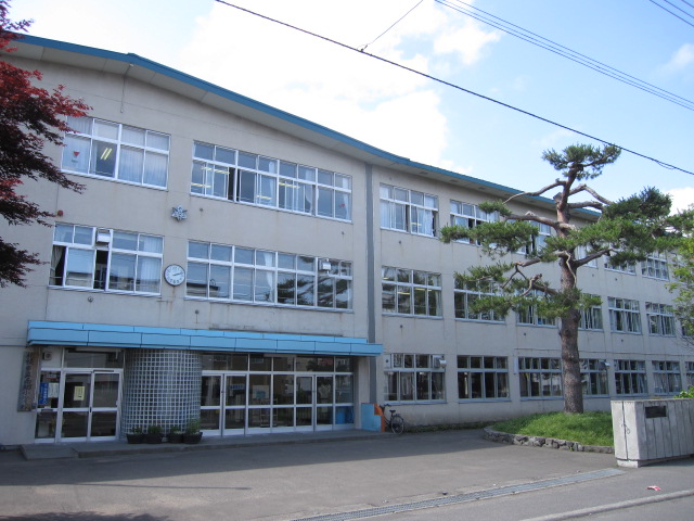 Primary school. 301m to Sapporo Municipal Nango elementary school (elementary school)