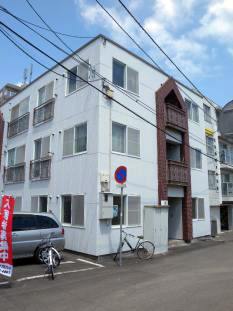 Building appearance. Initial cost 80,000 yen can move in the following! Sunny 2LDK