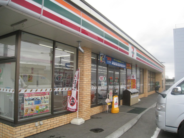 Convenience store. Seven-Eleven Shiraishi shrine before shop until the (convenience store) 306m