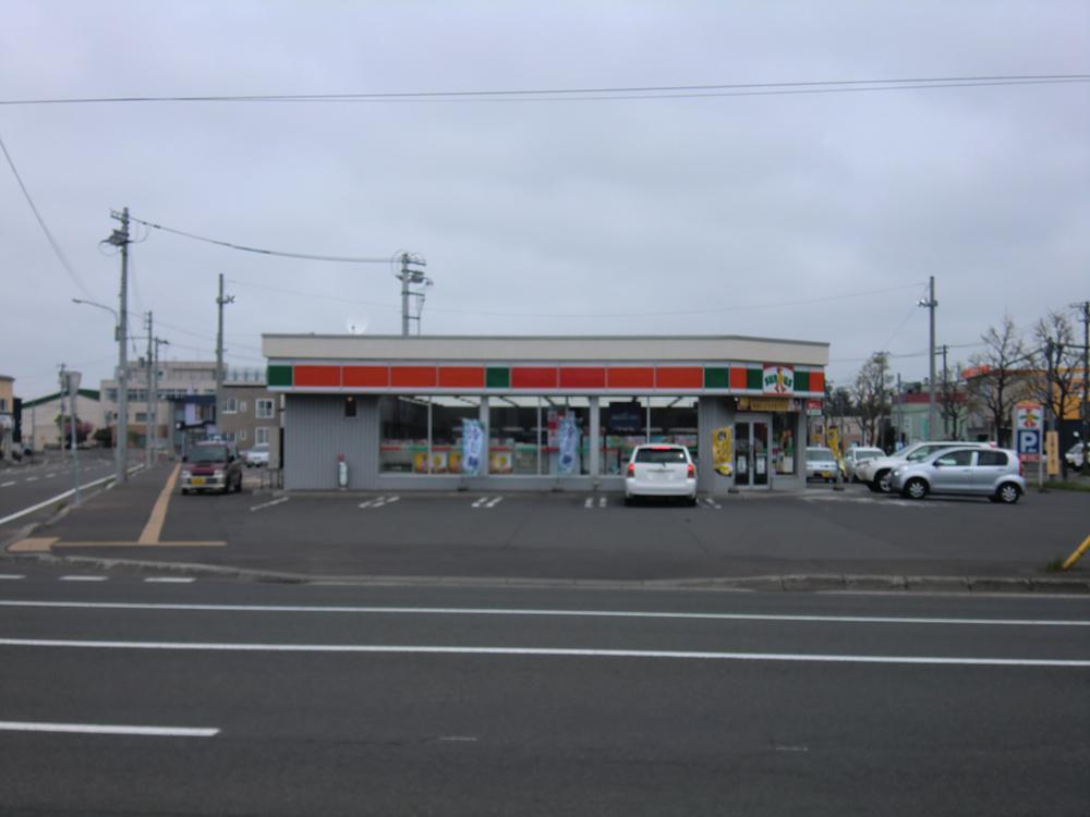 Convenience store. 225m until Thanksgiving downstream Article 3 shop