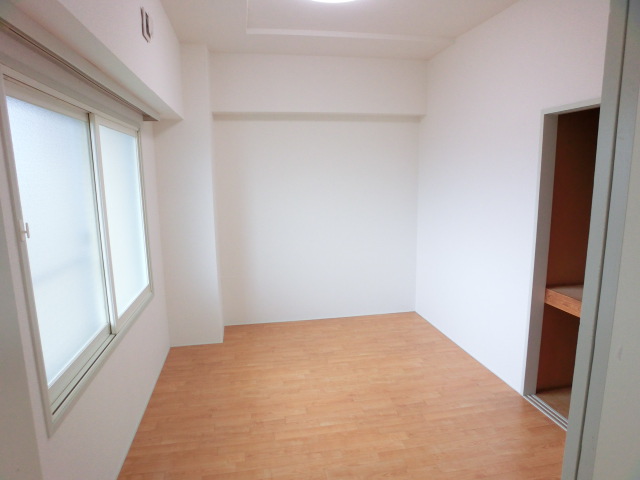 Other room space. It has been changed to Western-style