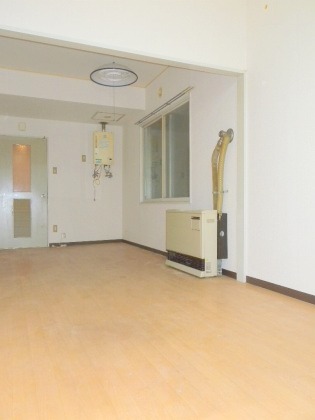 Living and room. It is a popular corner room ☆ 