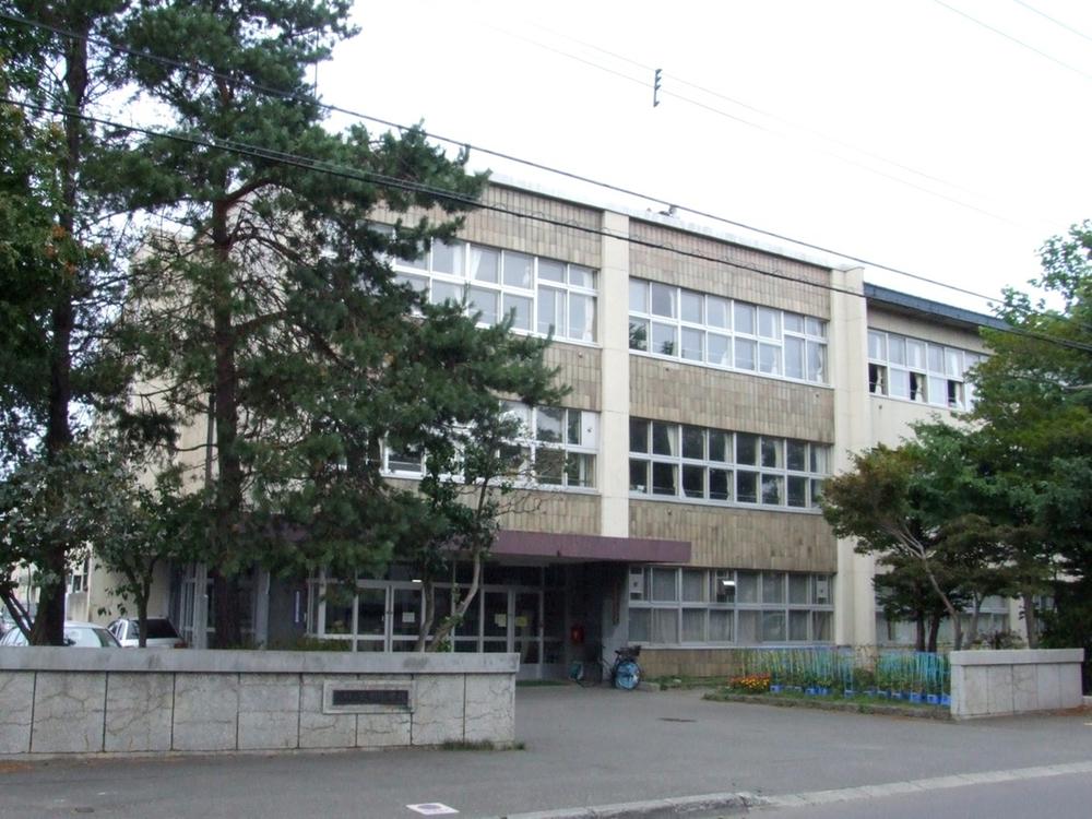 Primary school. 331m to Sapporo Municipal Kitago Elementary School