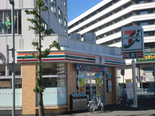 Convenience store. Eleven subway Shiraishi Station store up to (convenience store) 221m