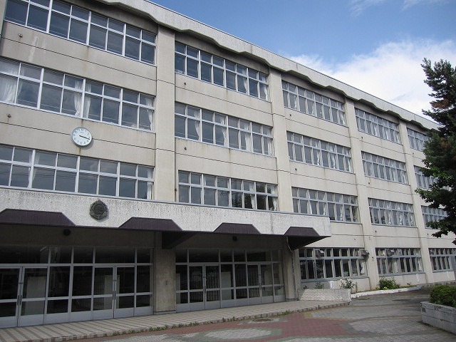 Junior high school. 746m to Sapporo Municipal Kashiwaoka junior high school (junior high school)