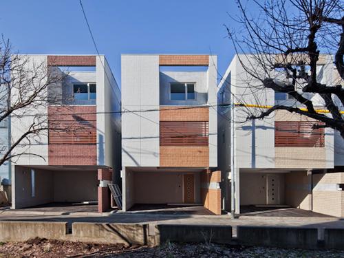 Local appearance photo. Tile finish front is drifting luxury.