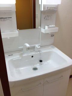 Wash basin, toilet