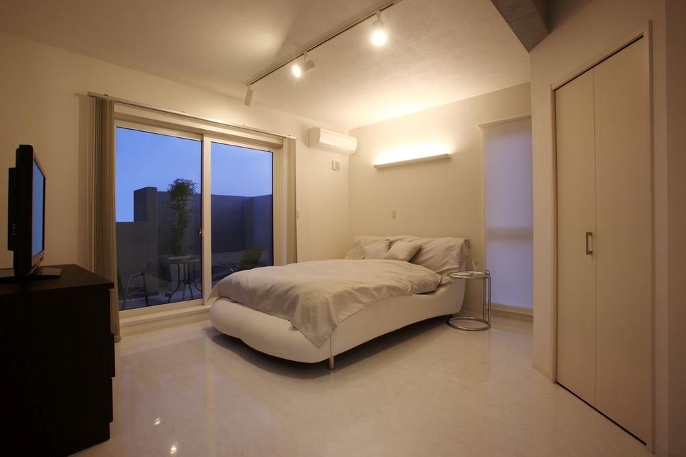 Same specifications photos (Other introspection). Same specifications