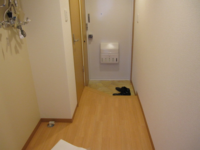 Other room space. Is an image