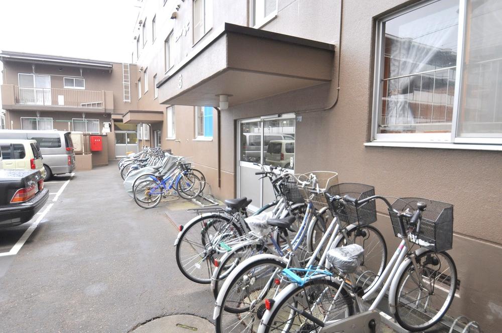 Other. Parking Lot ・ Bicycle-parking space ・ Property entrance