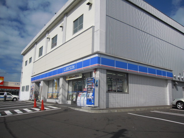 Convenience store. Lawson Sapporo Kikusuikami cho, Article 3 store up (convenience store) 583m