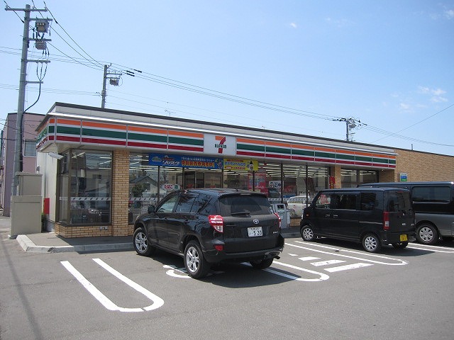 Convenience store. Seven-Eleven Tsukisamu east Article 5 store up (convenience store) 137m