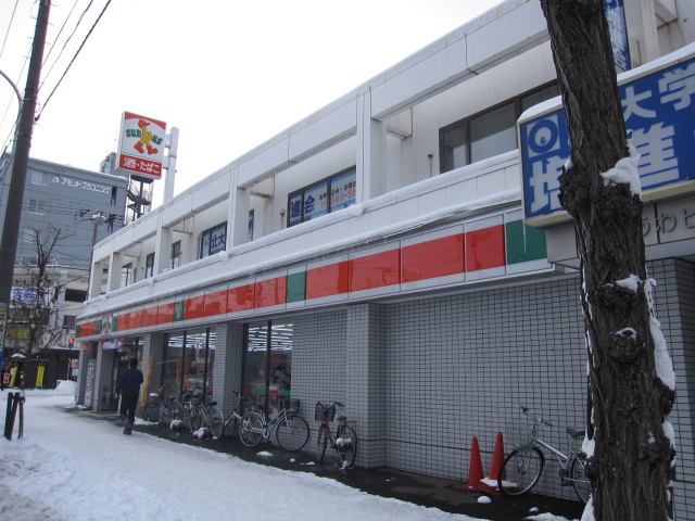 Convenience store. Thanks Higashisapporo store up (convenience store) 433m