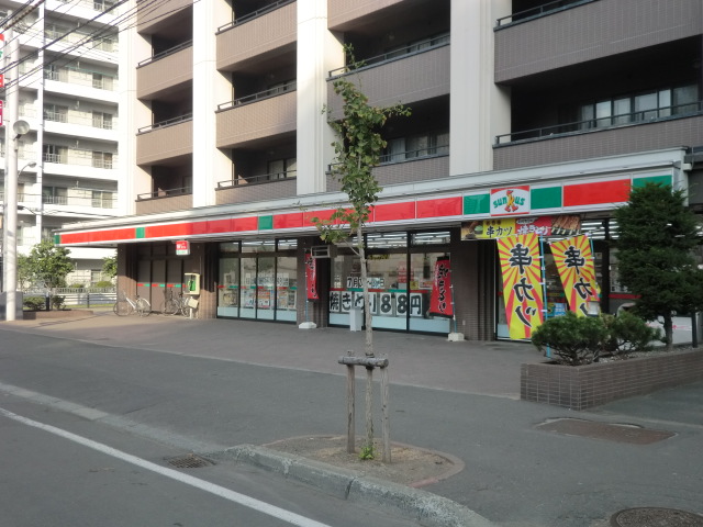 Convenience store. Thanks Kikusui Article 1 store up (convenience store) 397m