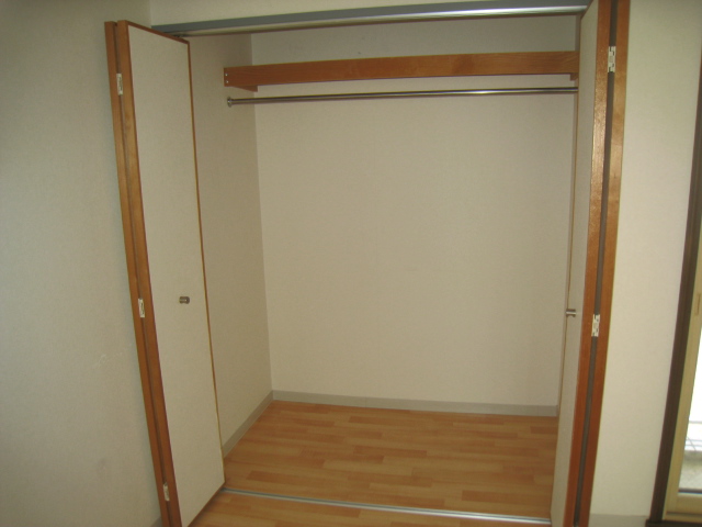 Other room space. Closet type