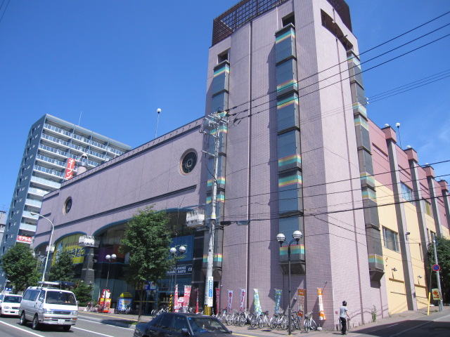 Rental video. GEO Sapporo dinos shop 292m up (video rental)