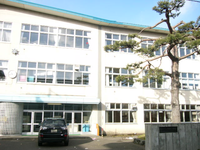 Primary school. 433m to Sapporo Municipal Nango elementary school (elementary school)