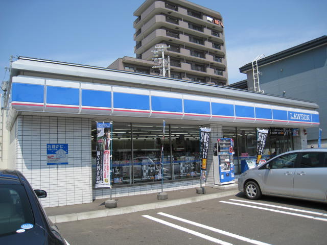 Convenience store. 196m until Lawson Sapporo Hongodori thirteen-chome (convenience store)