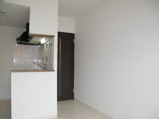 Living and room. Easy-to-use floor plan!