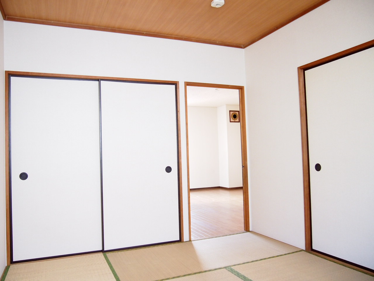 Other room space. You can also connect a Japanese-style room! 