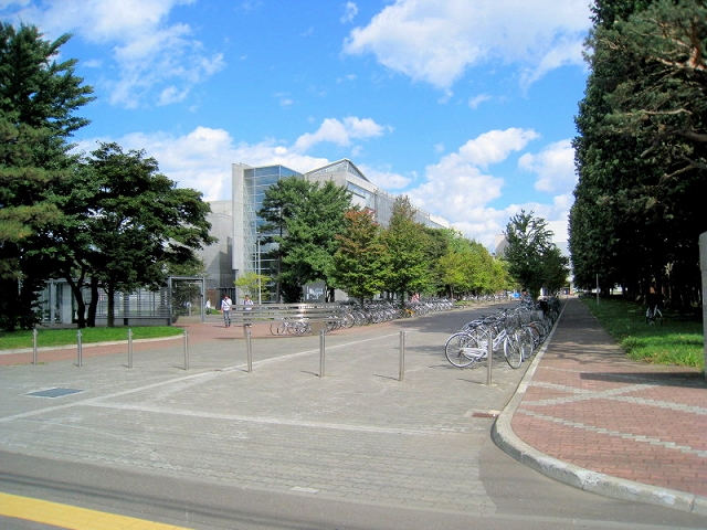 University ・ Junior college. Private Hokkaido Institute of Technology (University of ・ 1216m up to junior college)