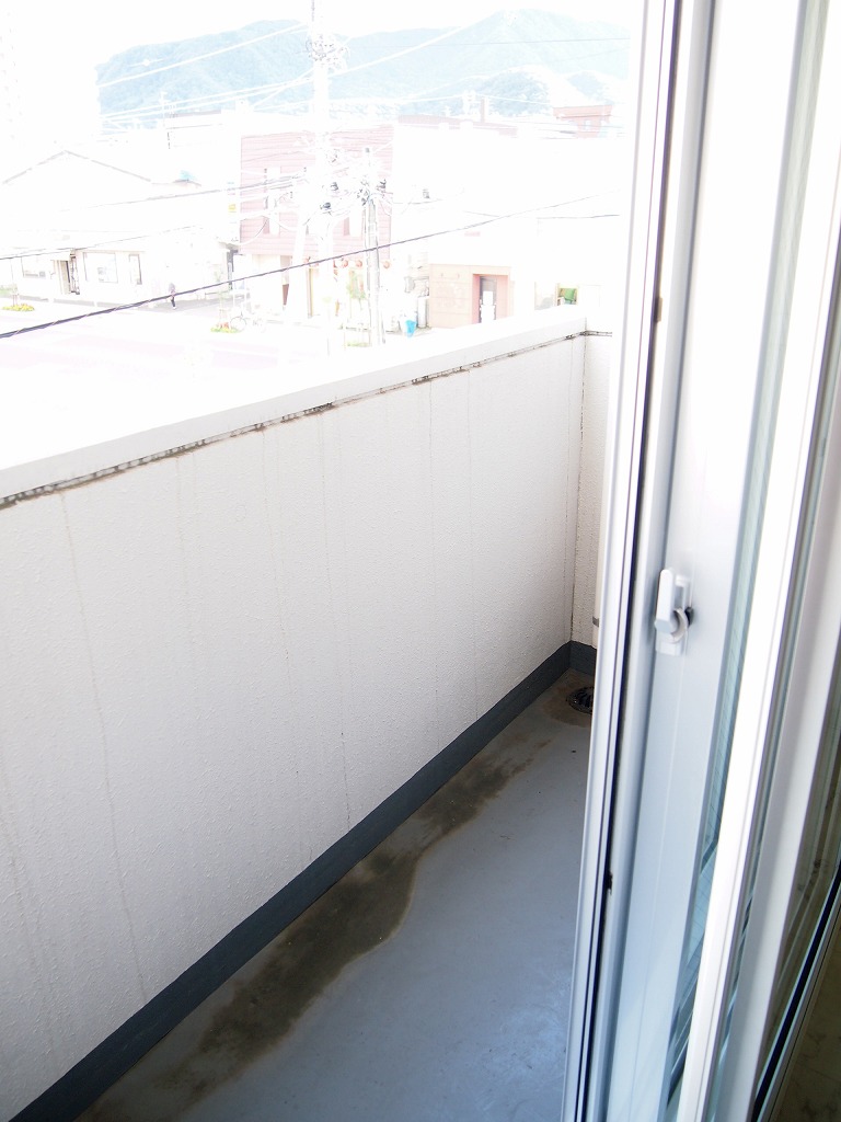 Balcony. Popular with balcony! !