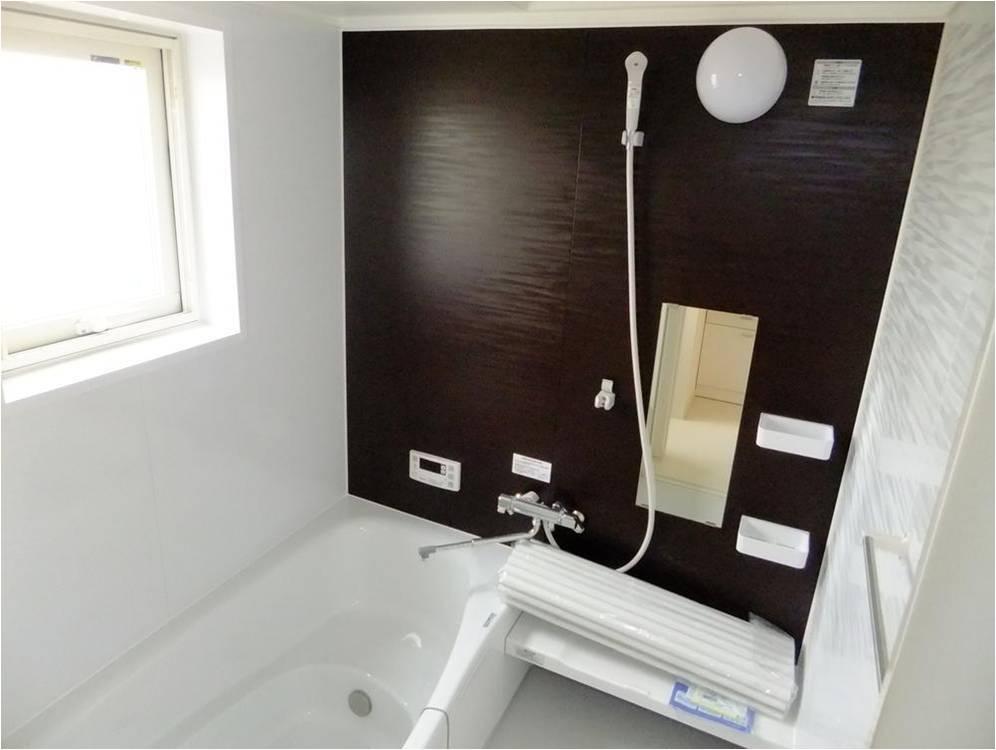 Other Equipment. Bathroom, With features that can be reheating according to the family of the bathing time