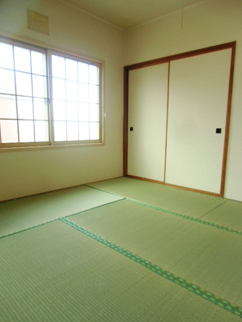 Other room space. It's there is also a healing effect on the tatami Japanese-style. 