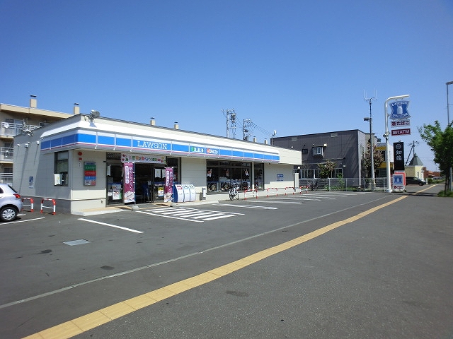 Convenience store. Lawson Sapporo Teine Inazumi store up (convenience store) 587m