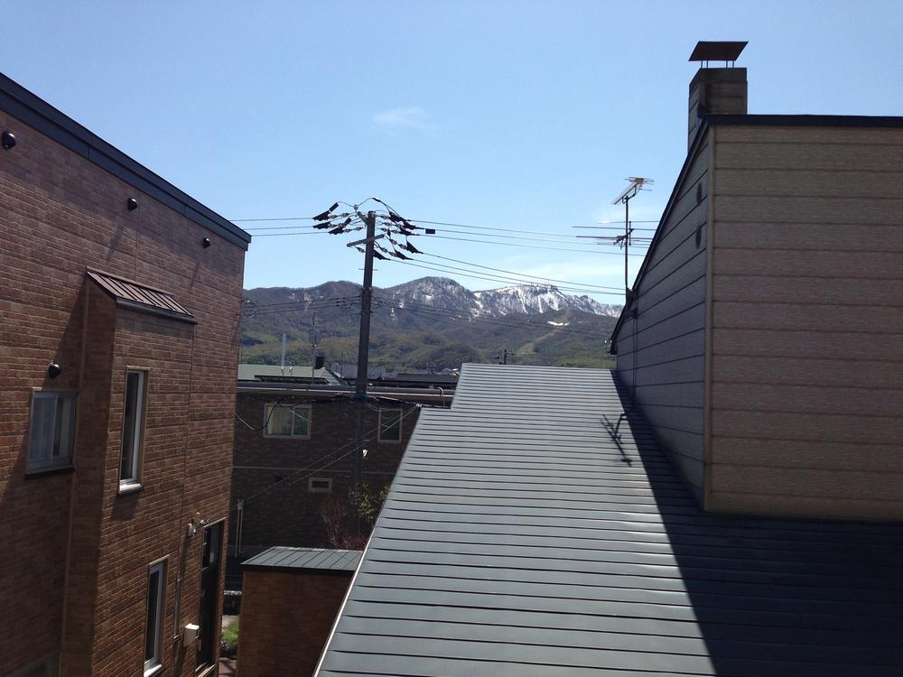 View photos from the dwelling unit. Building B: overlooking the Mt. from living