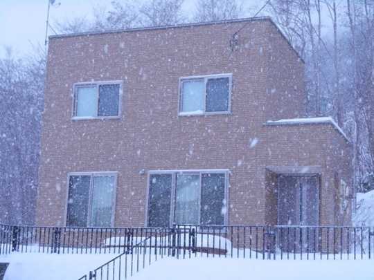 Local appearance photo. We photographed building appearance than the northwest side!