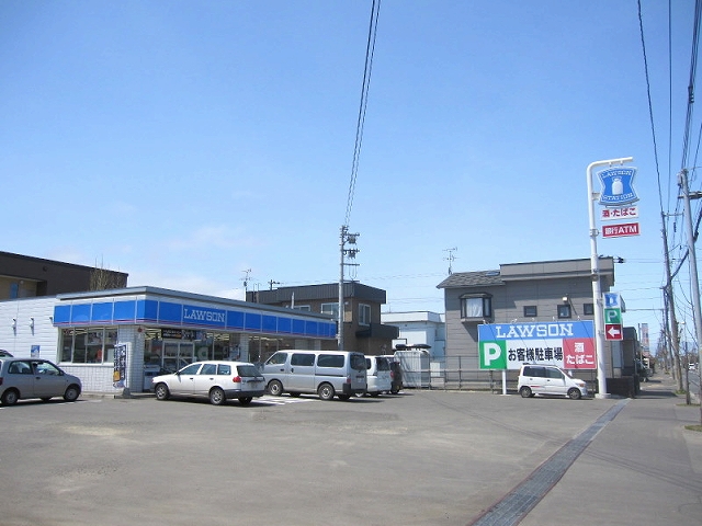 Convenience store. Lawson Sapporo Shinhatsusamu Article 6 store up (convenience store) 447m
