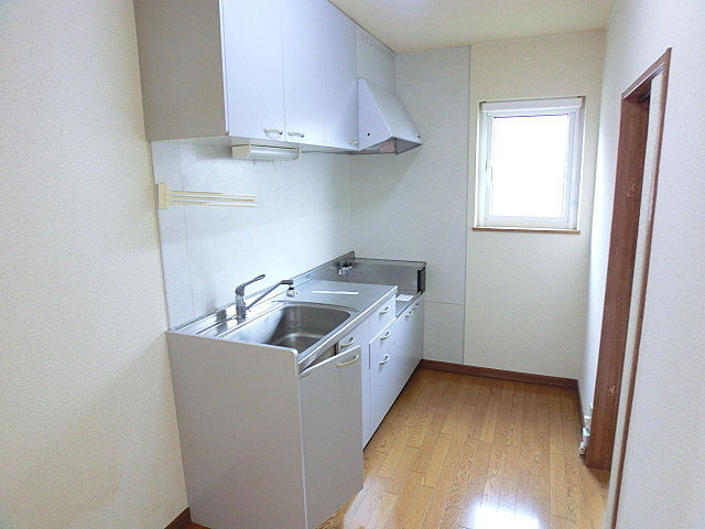 Kitchen. With window to 4 Pledge of large kitchen! 