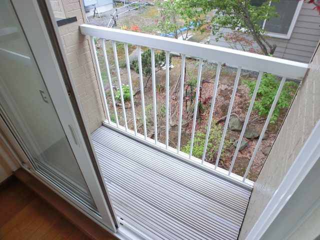 Balcony. Laundry is Jose to here! 