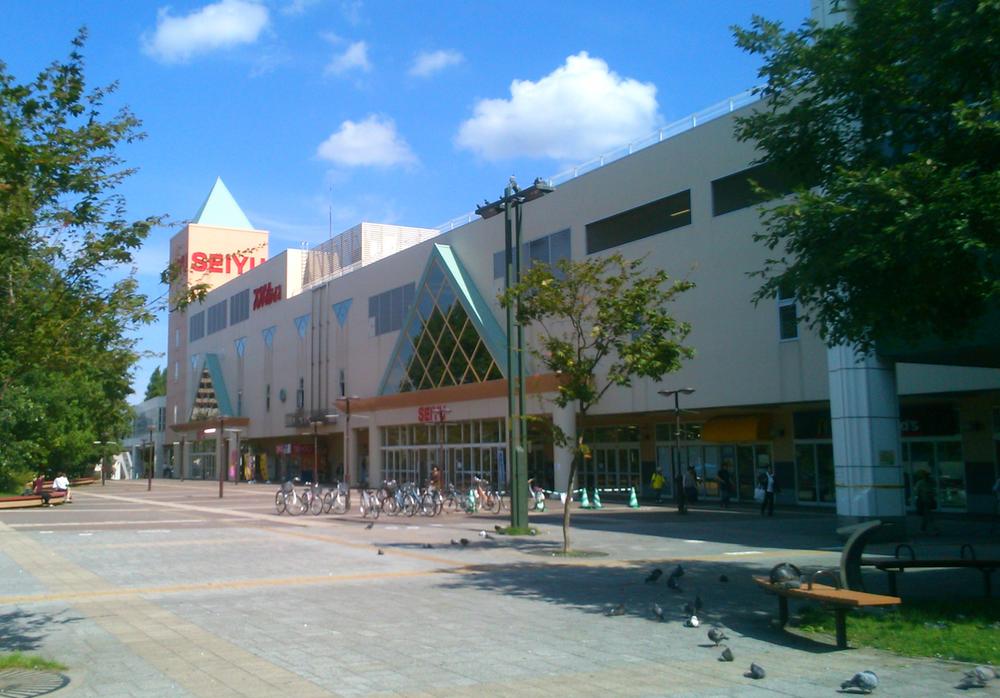 Shopping centre. 260m 1 floor super to Seiyu Teine store open 24 hours a day. JR Teine Station ・ Very convenient because it is directly connected with Teine ward office and the second floor. 