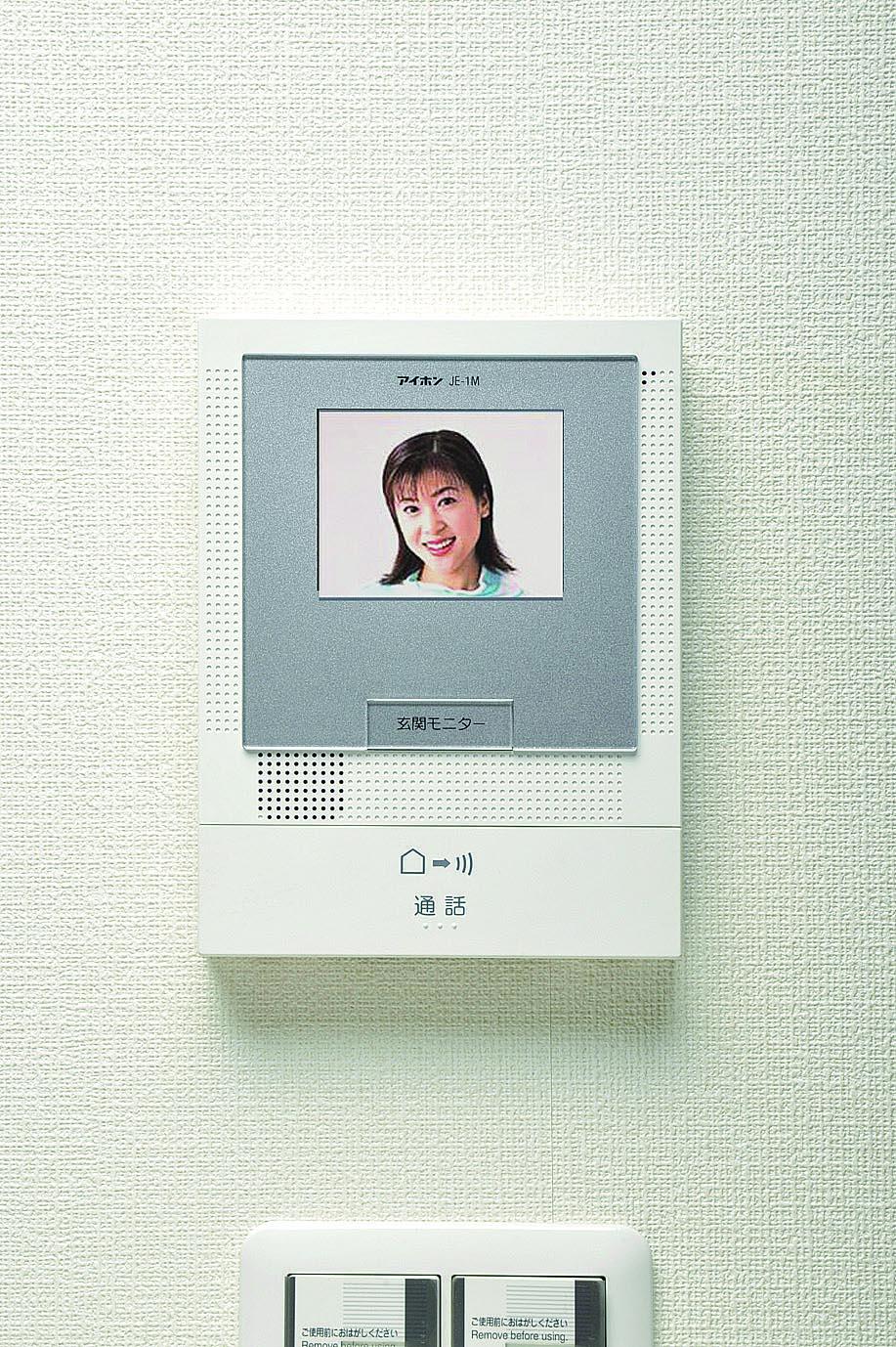 Same specifications photos (Other introspection). Set up a color TV door and electric lock on the second floor. It can be found in the monitor visitors without going to the door, locking ・ Unlocking can also be confirmed from the room.