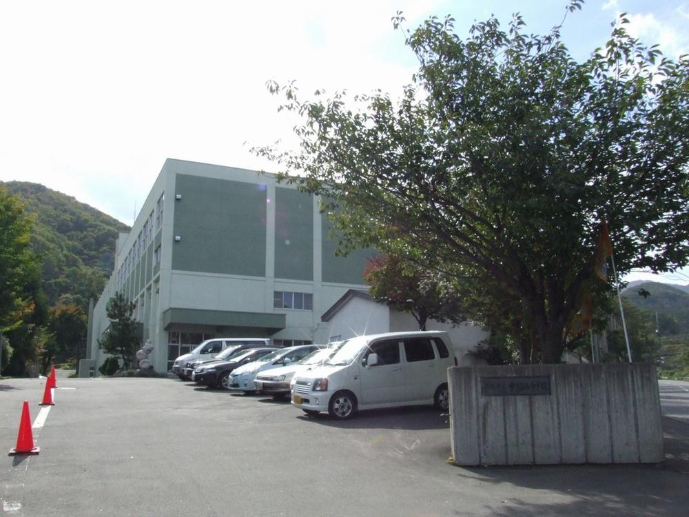 Primary school. Sapporo City Teine to Nishi Elementary School 160m