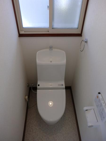 Toilet. Toilet with shower Winter heating toilet seat also warm
