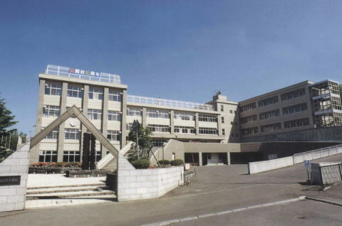 Junior high school. 720m to Sapporo Municipal rice junior high school (junior high school)
