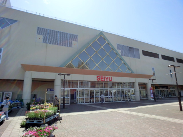 Supermarket. Seiyu Teine store up to (super) 1679m