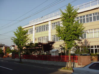 Primary school. 450m to Sapporo municipal new Ling Elementary School (elementary school)