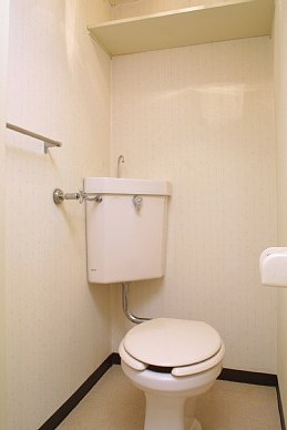 Other room space. Warm water washing toilet seat can be mounted is ヽ (^ o ^) 丿