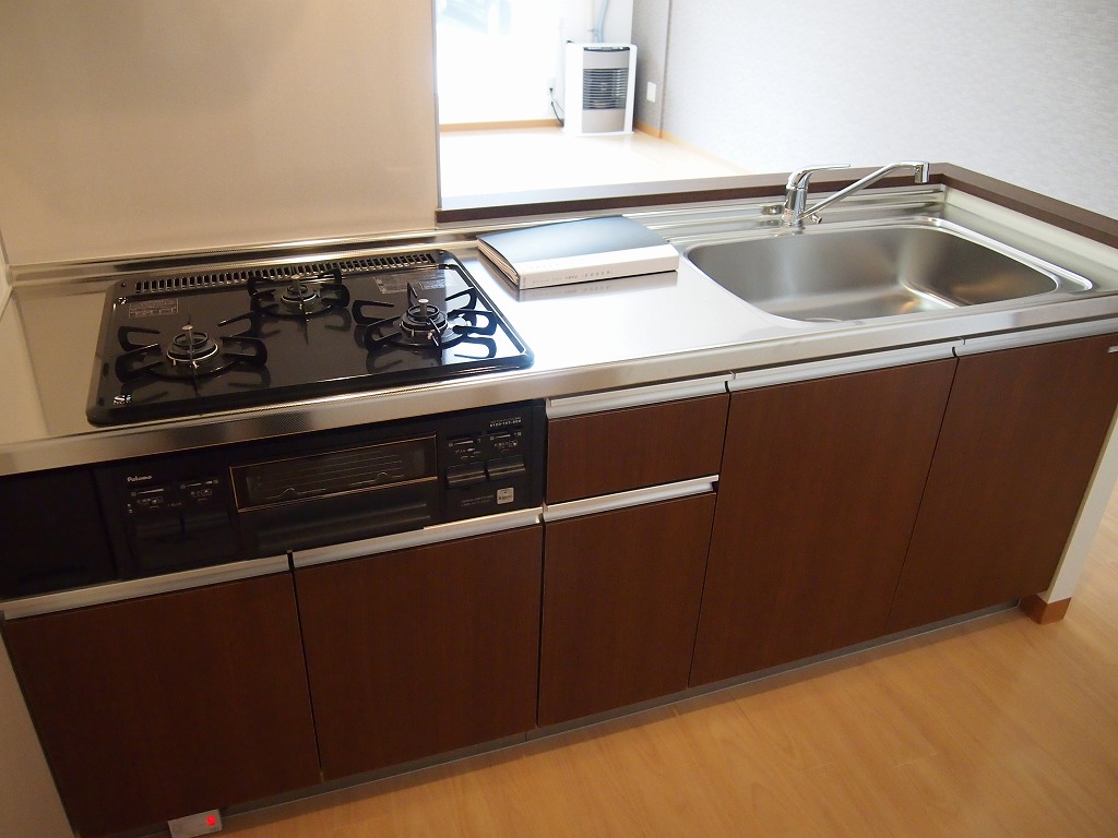 Kitchen. Is an independent system kitchen of face-to-face! !