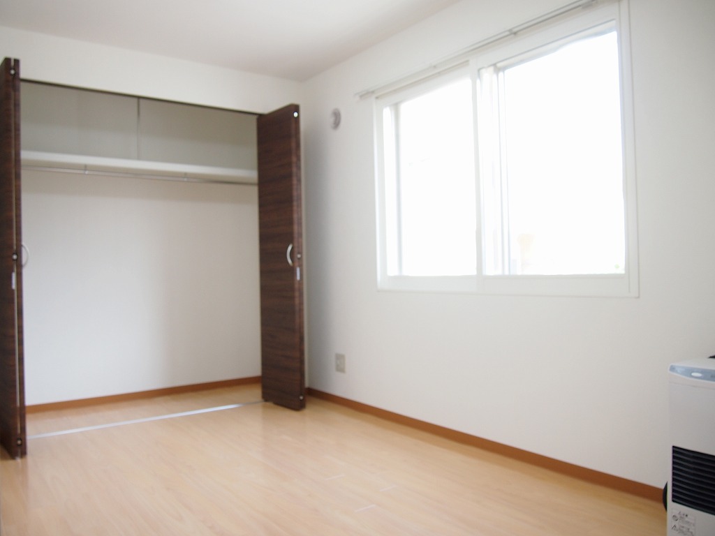 Other room space. Big is the closet with a Western-style