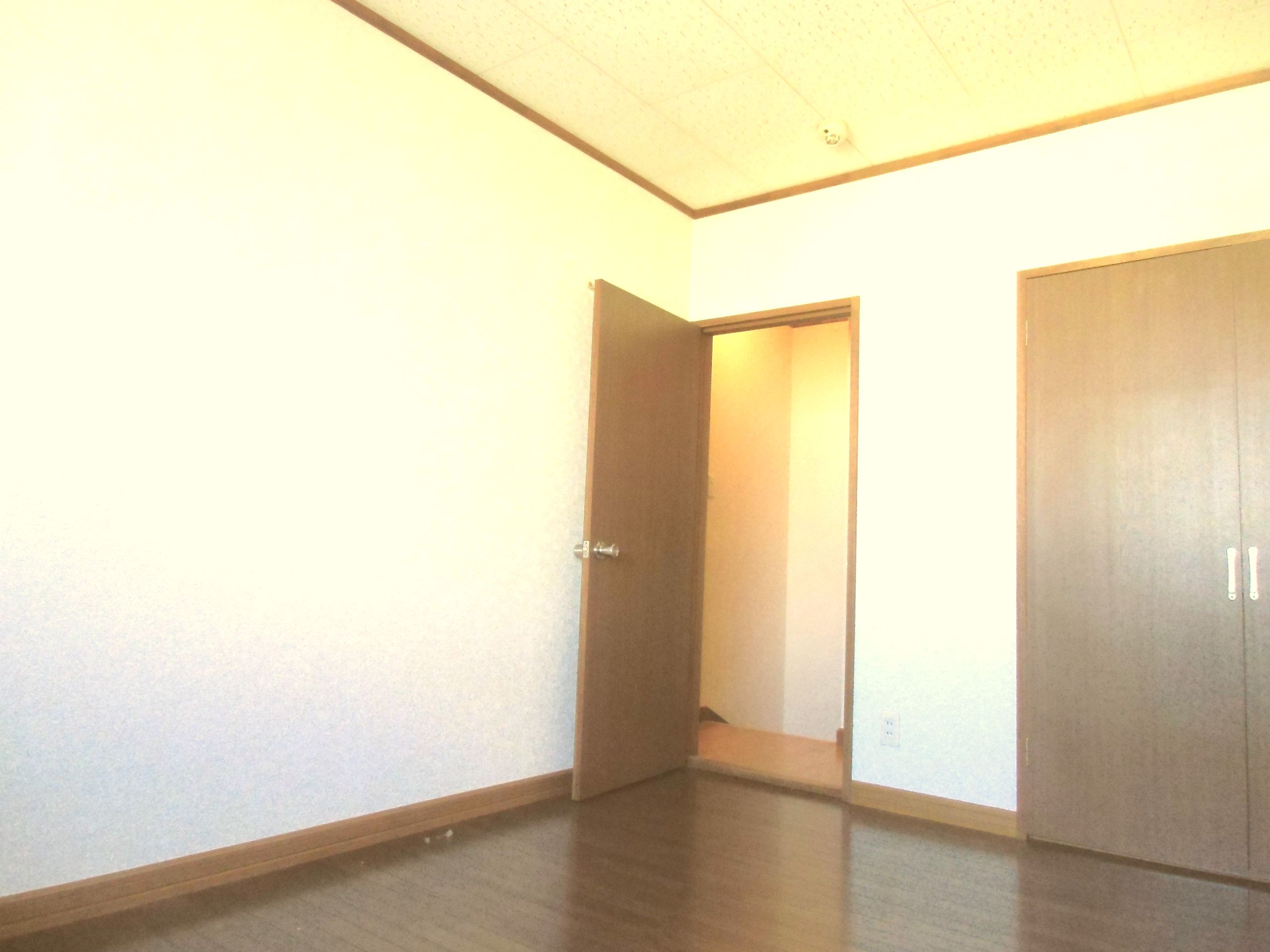 Living and room. Spacious Western-style.