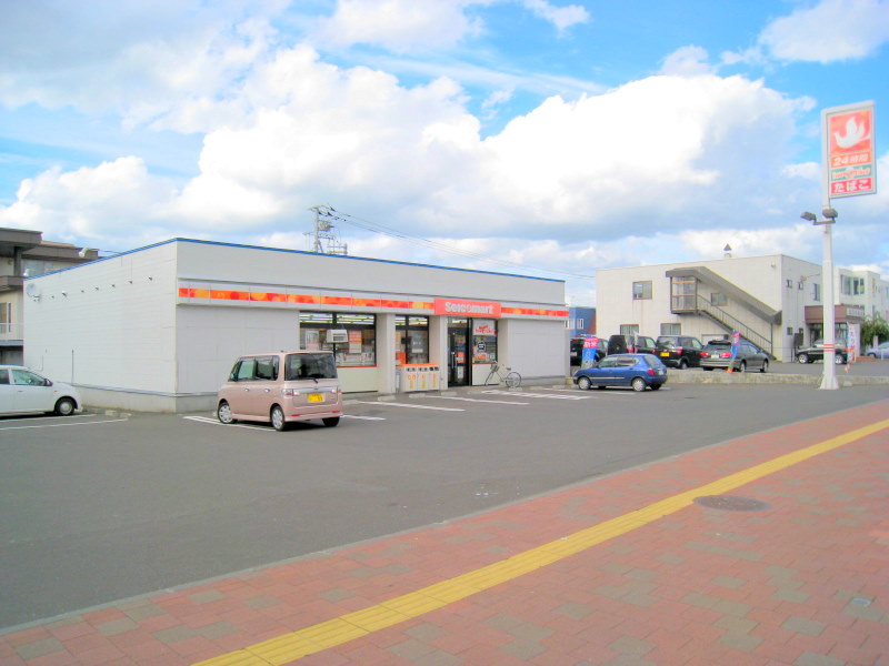 Convenience store. Seicomart Maeda Article 8 store up (convenience store) 634m