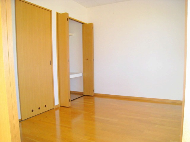 Other room space. There are also large storage in the Western part! 