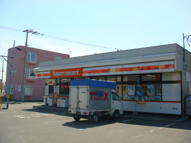 Convenience store. Seicomart up (convenience store) 450m